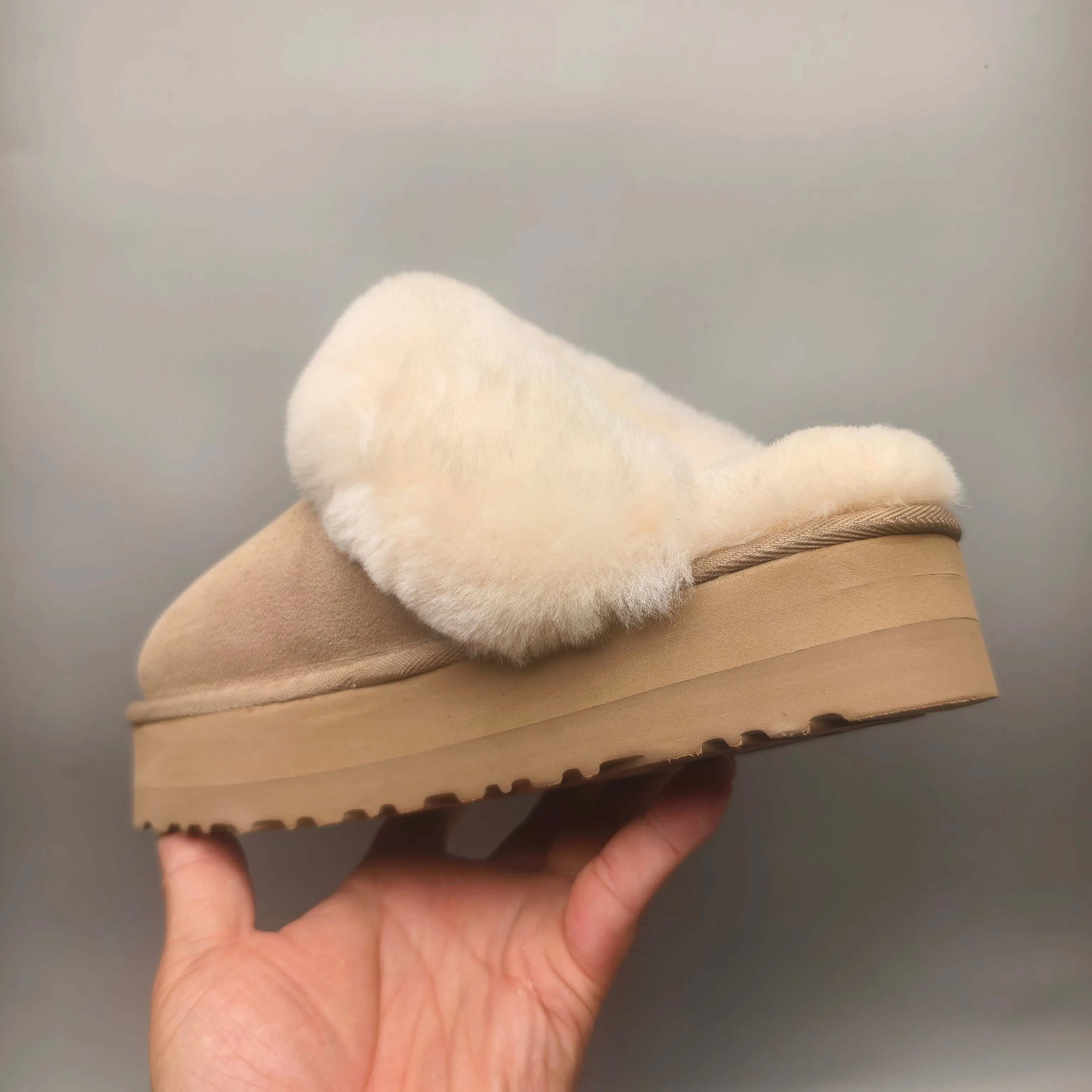💰440 UGG sheepskin all-in-one snow boots 2550 🔥Thick-soled wool slippers (star slippers plus version) are comfortable and can be worn at home. Wool slippers can be worn outside. Split cow upper, Longfeng moccasin wool lining. The original three-layer combination outsole is light and comfortable on the foot. Only the top version is made. The oil edge craftsmanship is exquisite! Color: maroon gray sand antelope brown black code number: 35-41